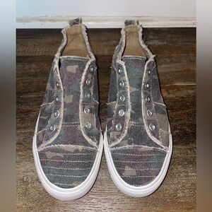 Corkys Camo Babalu Slip On No Lace Sneakers Size 8